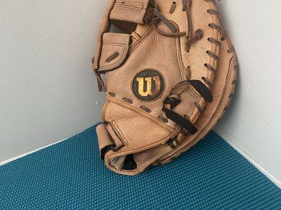 WILSON FASTBALL PITCH 31" MITT