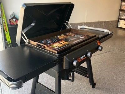 Traeger Flatrock 3 Burner-Brand New