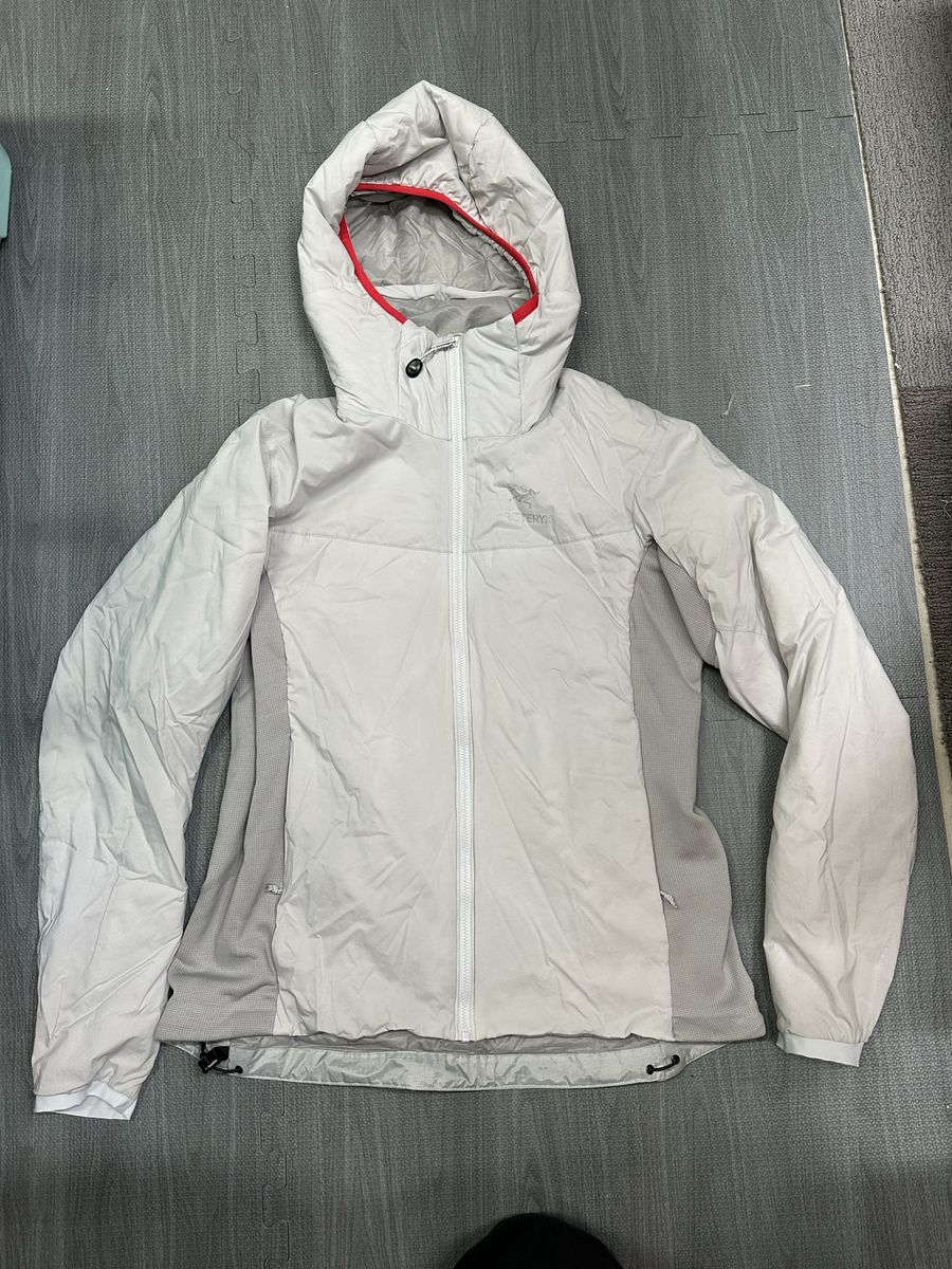 Arc'teryx Women's L Light Gray Insulated Hooded Jacket Full Zip Winter Coat