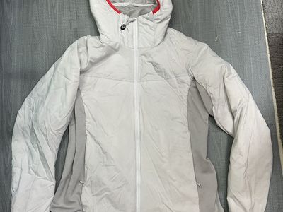 Arc'teryx Women's L Light Gray Insulated Hooded Jacket Full Zip Winter Coat