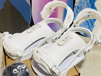 New in box Snowboard Bindings