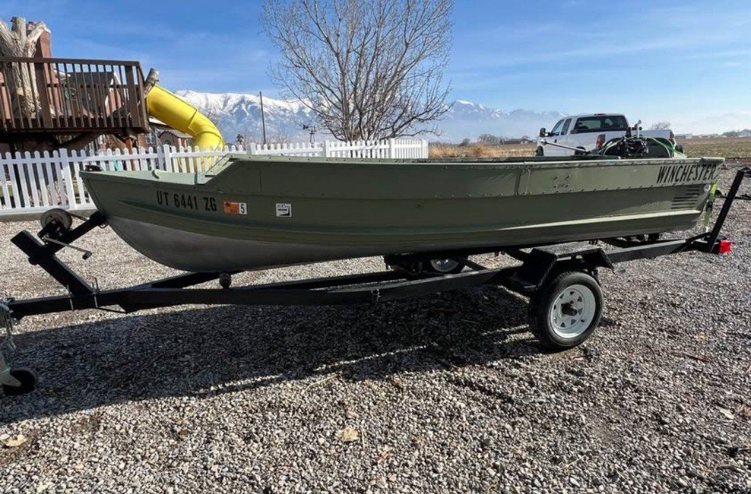 14ft aluminum boat w/trailer