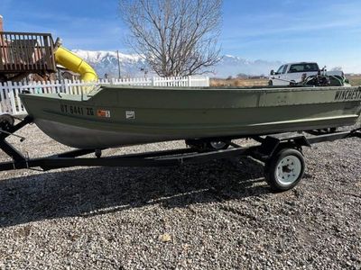 14ft aluminum boat w/trailer