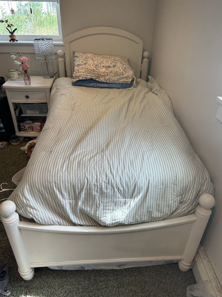 Twin Bedroom Set