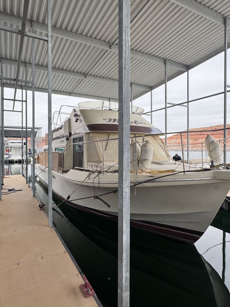 45’ Uniflite yacht home 1984.