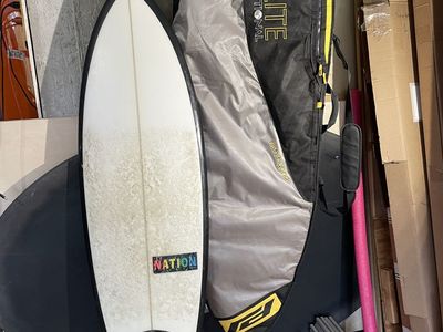 Nation Fish / Hybrid Surfboard - 5'11"