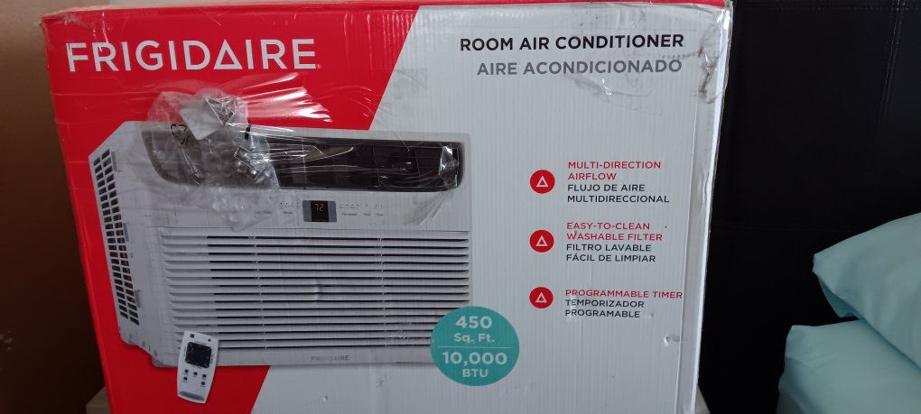 Frigidaire window mount air conditioner with programmable timer.