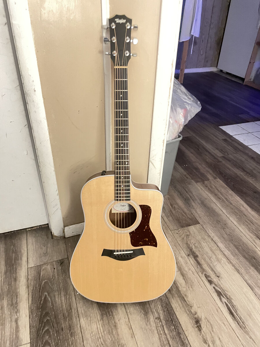 Taylor Guitar 210ce  w/Bag & Amp