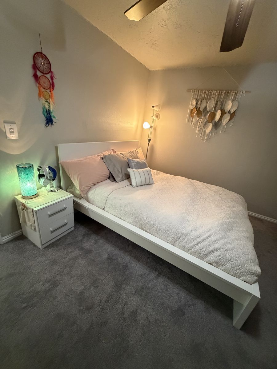 Queen size bedroom set