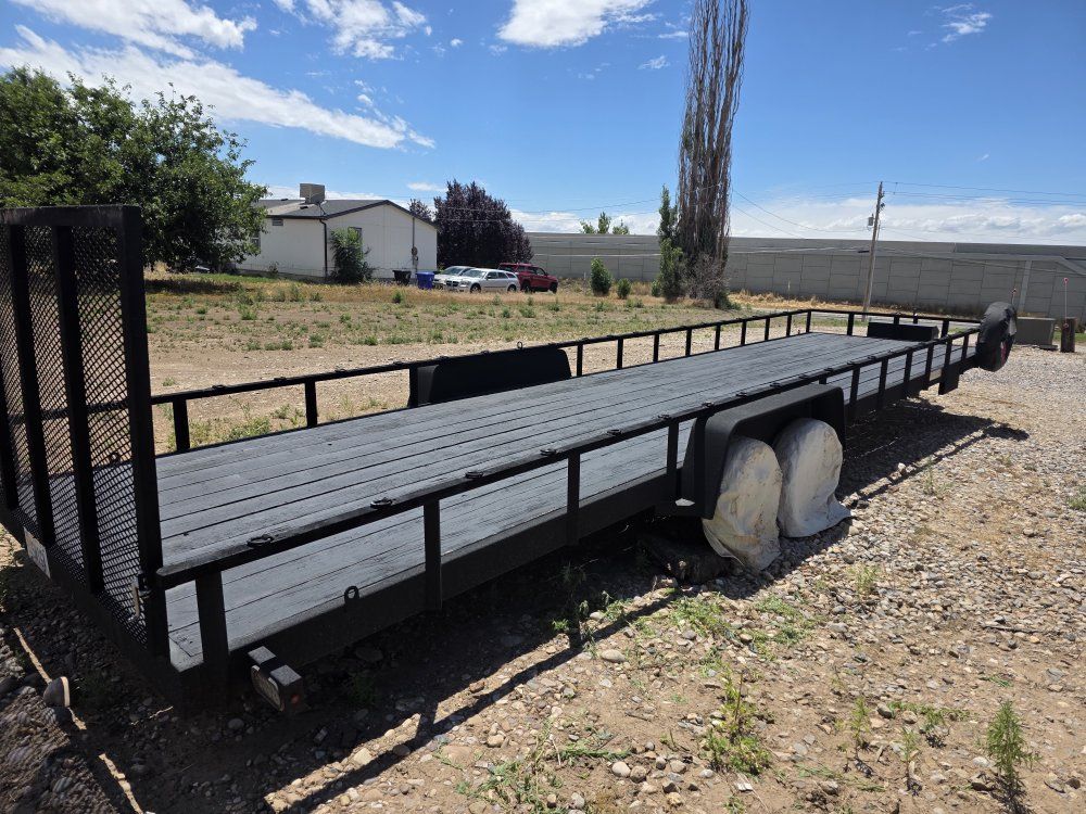 RUGGED UTILITY 30 FOOT FLAT BED. 2020