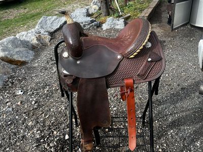 Circle Y saddle 13.5