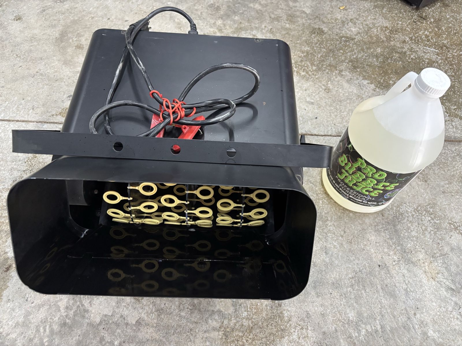 Chauvet Bubble King Professional Bubble Machine with 12 gallons Froggy's Pro Bubble Juice