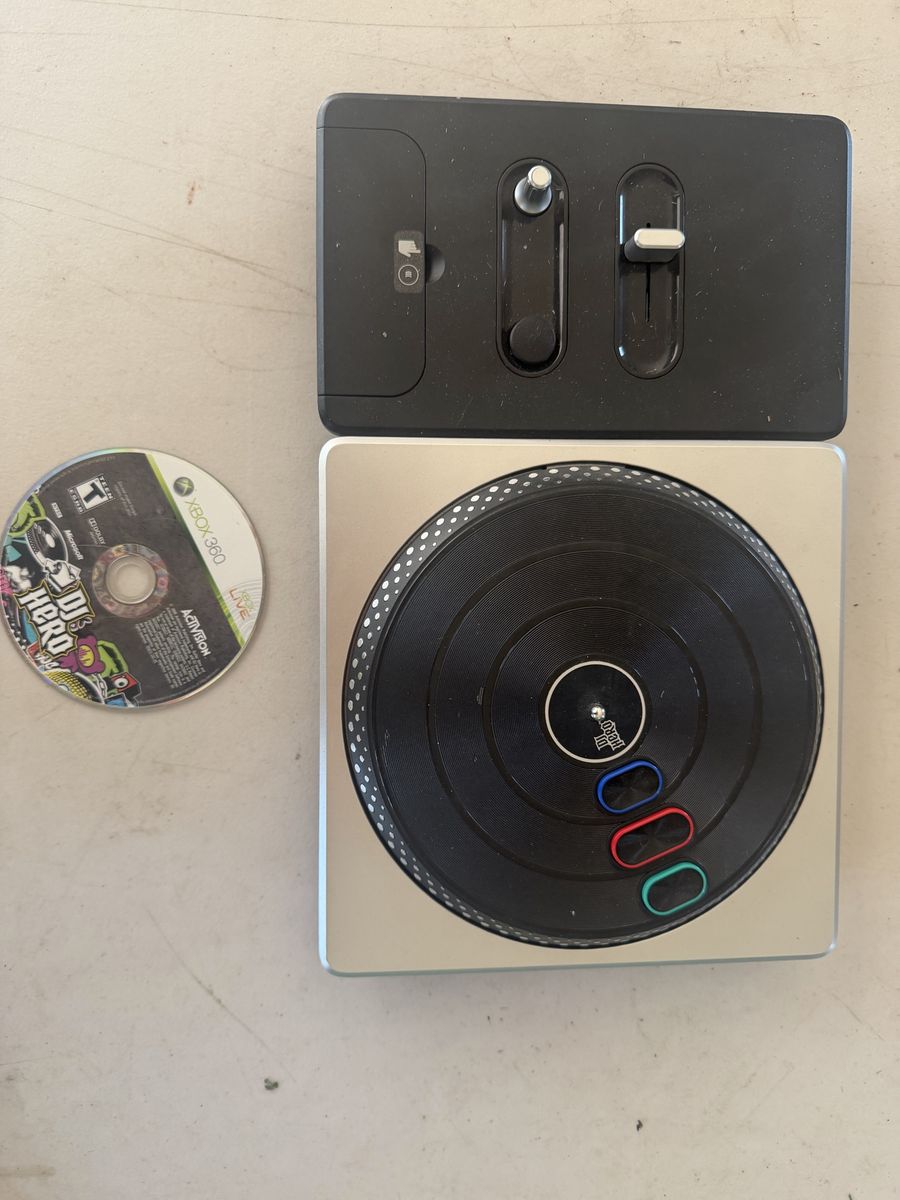 Xbox 360 DJ Hero Turntable Controller + DJ Hero