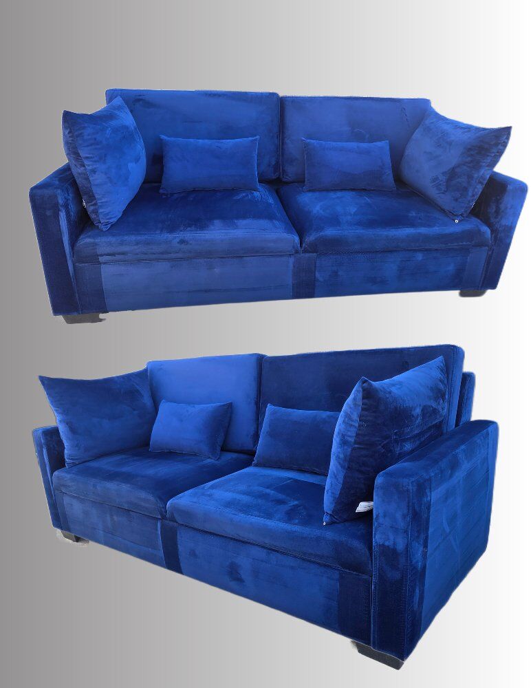 Royal Blue Velvet Sofa!

Gorgeous  larg