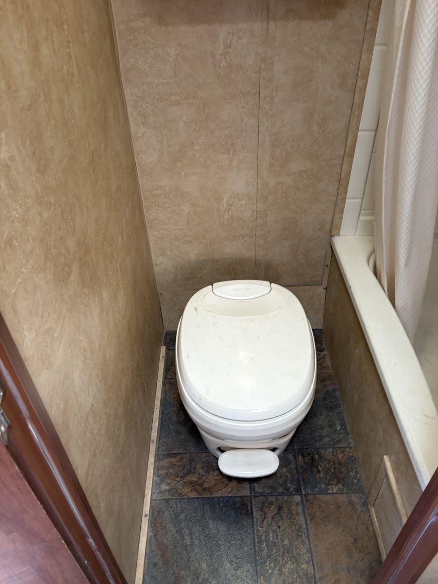 Main image 7