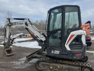 2021 Mini Ex excavator Bobcat E35 Heat/ac
