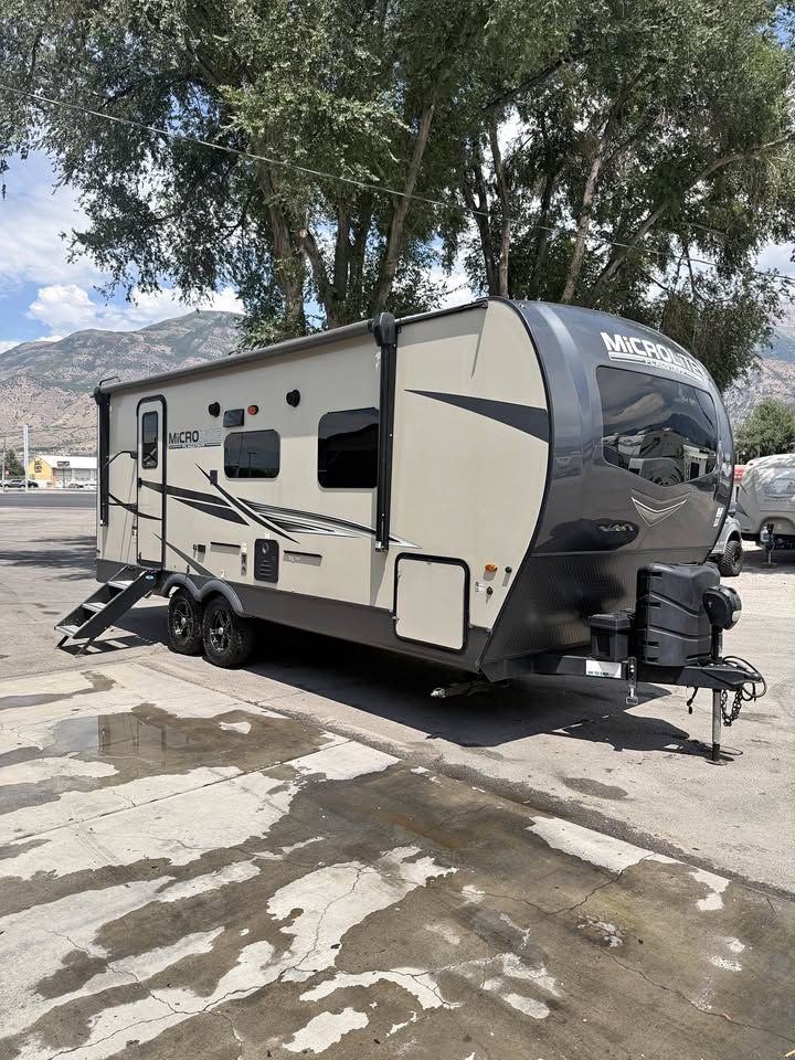 2022 Forest River Flagstaff Micro Lite 25 FBLS