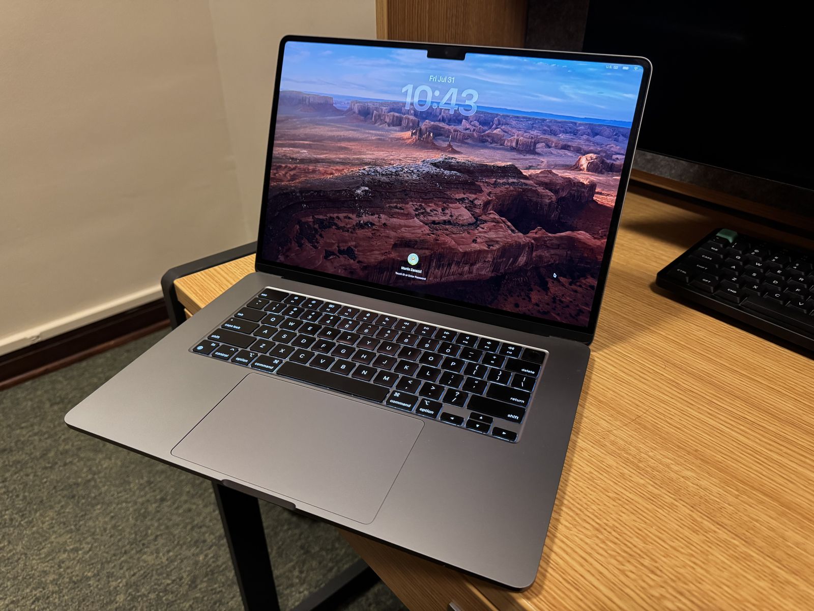 2023 M2 15" MacBook Air 8GB RAM 256GB SSD Space Grey