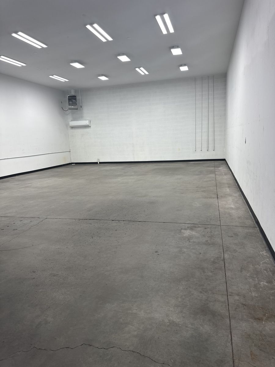 Main image 5