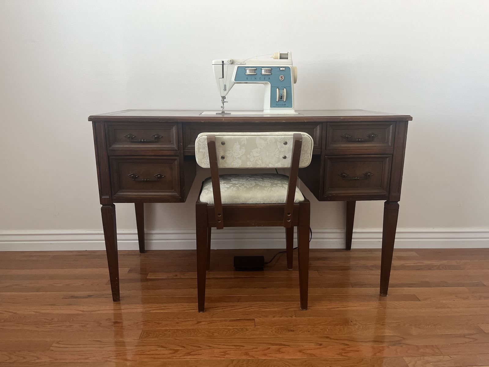 Vintage 1966 Singer Touch & Sew Sewing Machine with Wooden Cabinet Desk and Chair