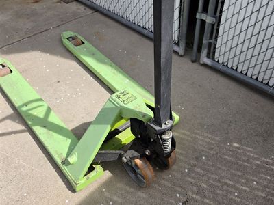 Pallet jack
