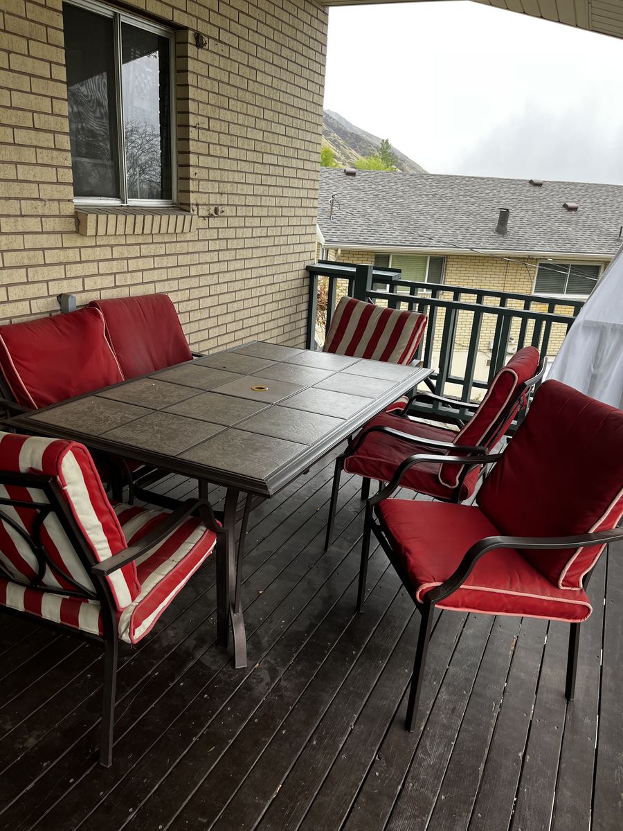 Outdoor dining chairs