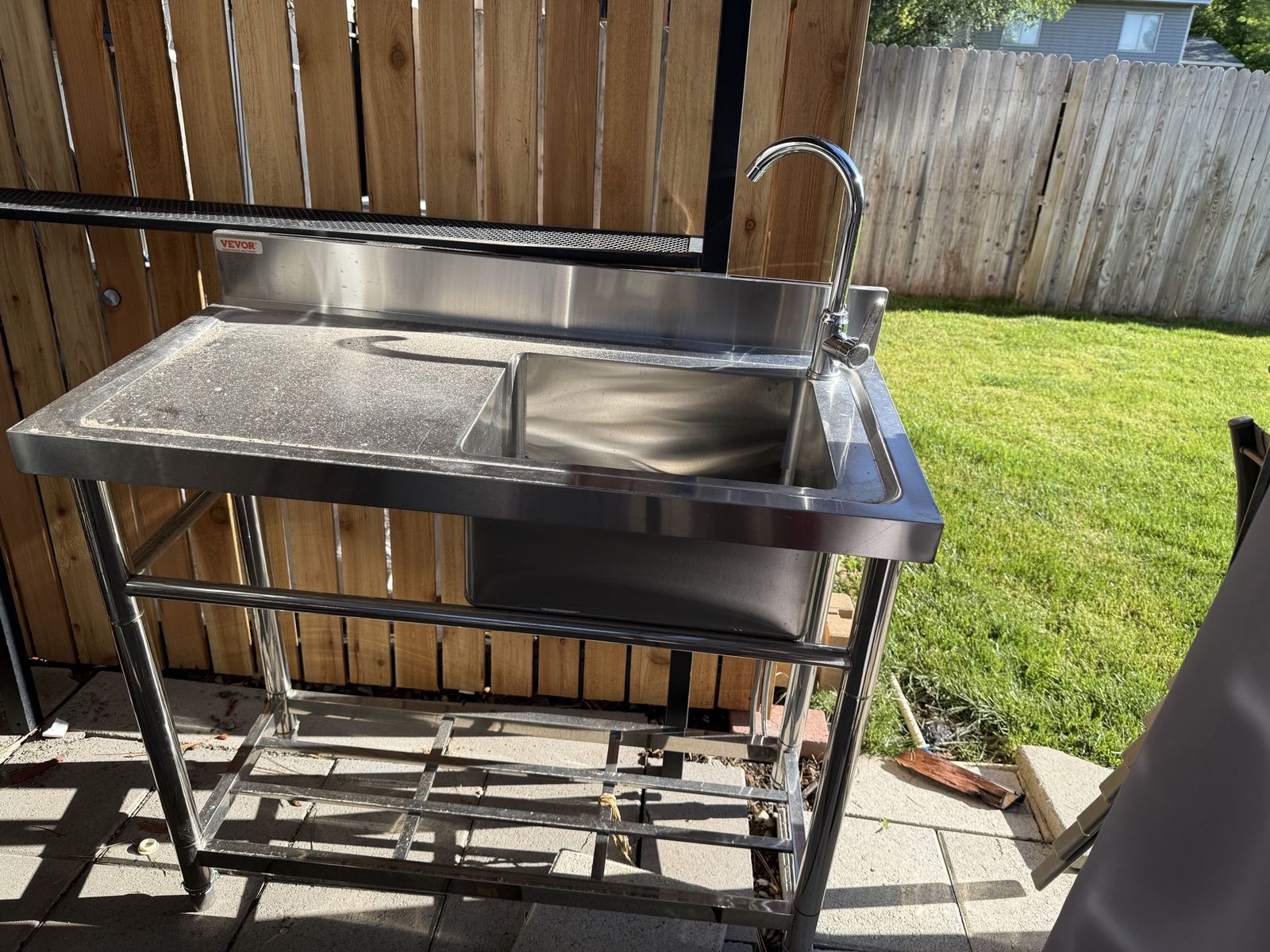 Outdoor kitchen sink