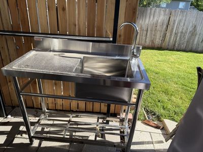 Outdoor kitchen sink