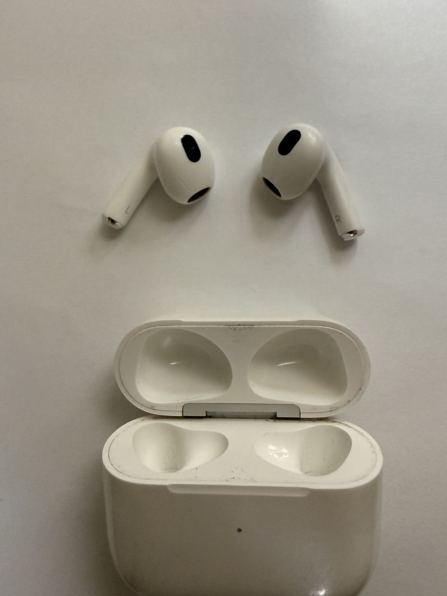 Apple AirPods (3rd Gen)