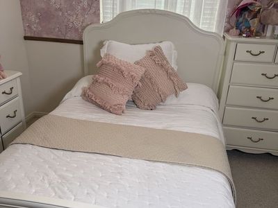 White Girl Bedroom Set