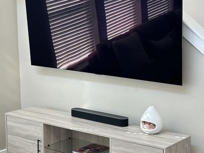77" LG C2 OLED 4K Smart TV - Pristine Condition - WITH ORIGINAL BOX