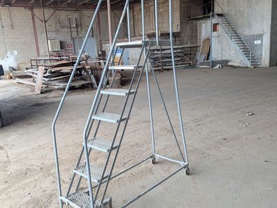 7 Step Rolling Safety Ladder with 20" Top Step