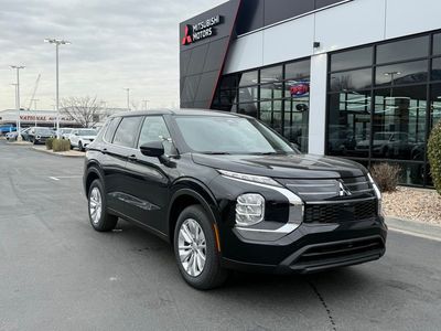 2026 Mitsubishi Outlander ES