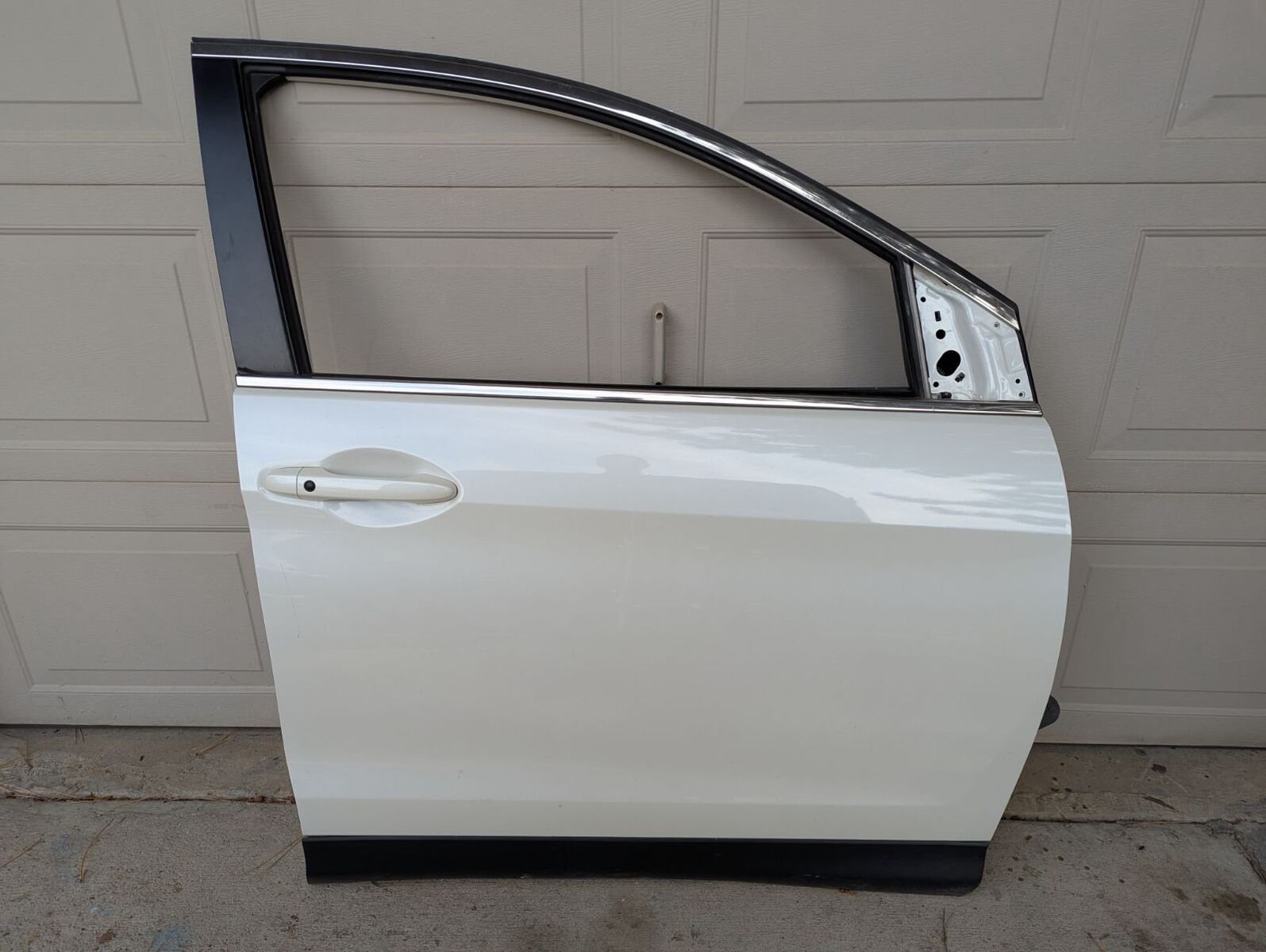 Honda CRV 2012-2016 Door Right Passenger Side Front Complete Assembly (Off White)