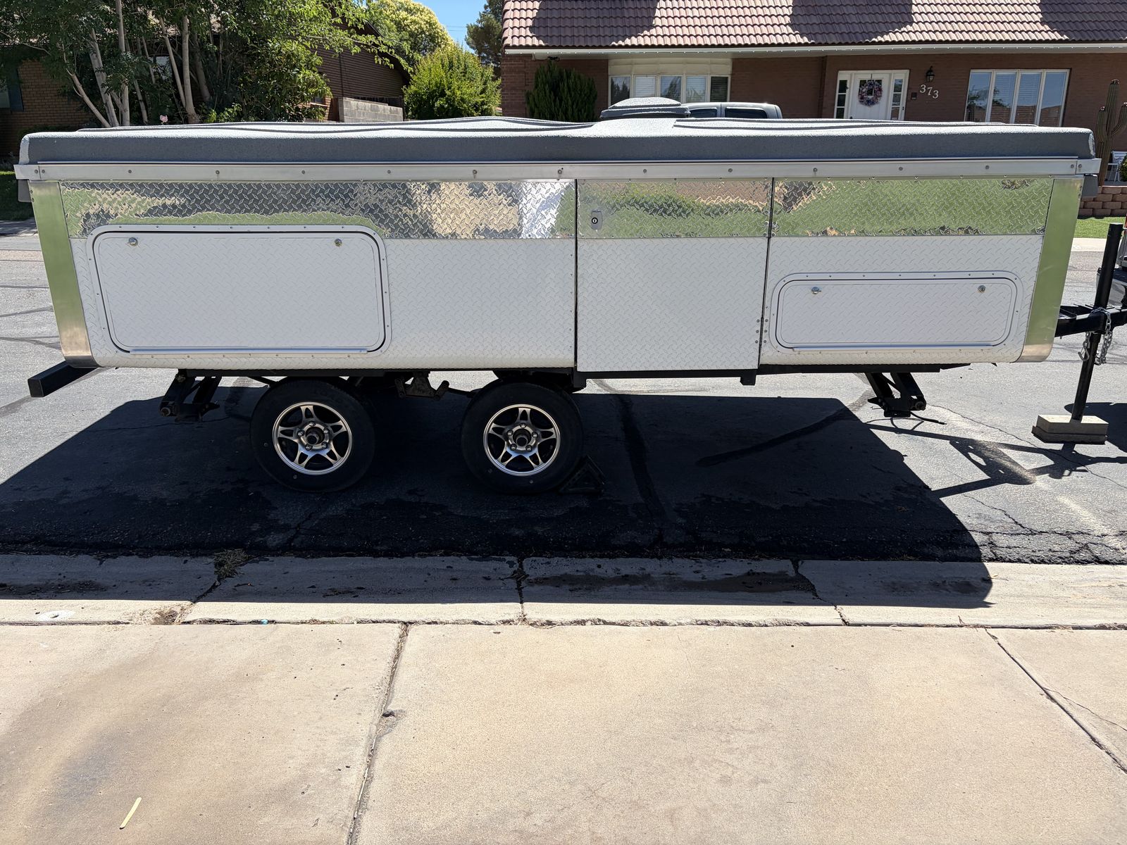 Apache hard side pop up trailer