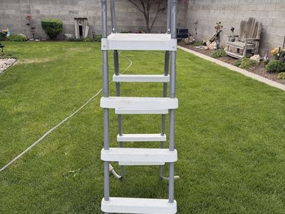 Intex pool ladder