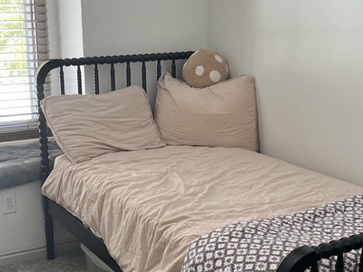 Black Bobbin Twin Bed