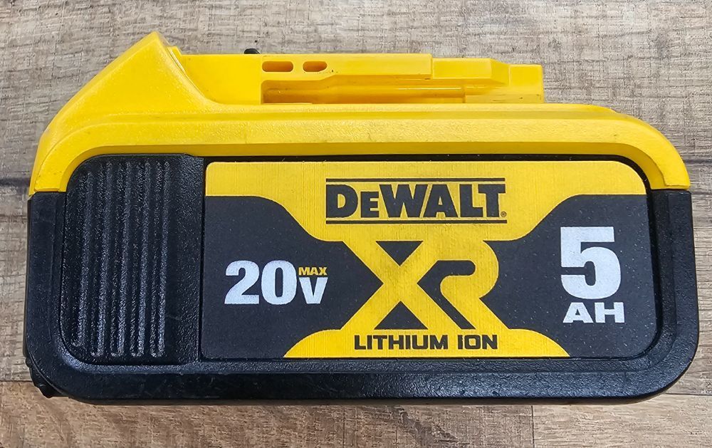 DEWALT BATTERY 5AH