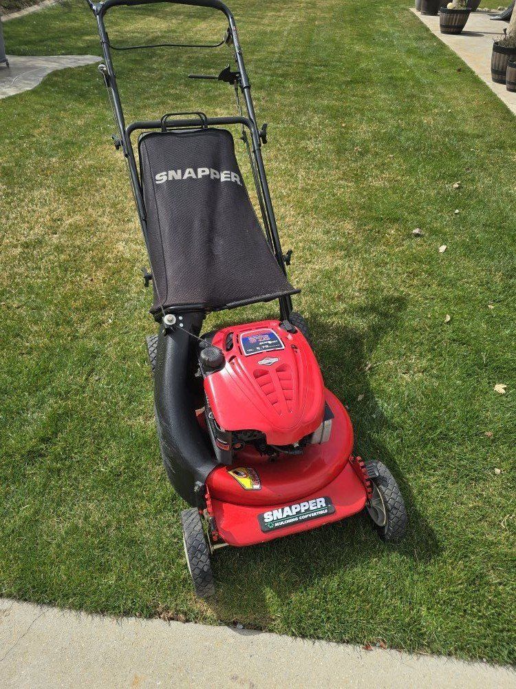 Snapper HiVac self propelled lawn mower