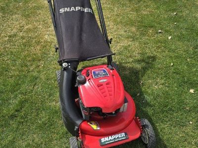 Snapper HiVac self propelled lawn mower