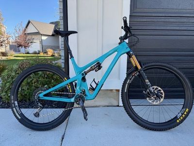 2022 Yeti Carbon Mountain Bike