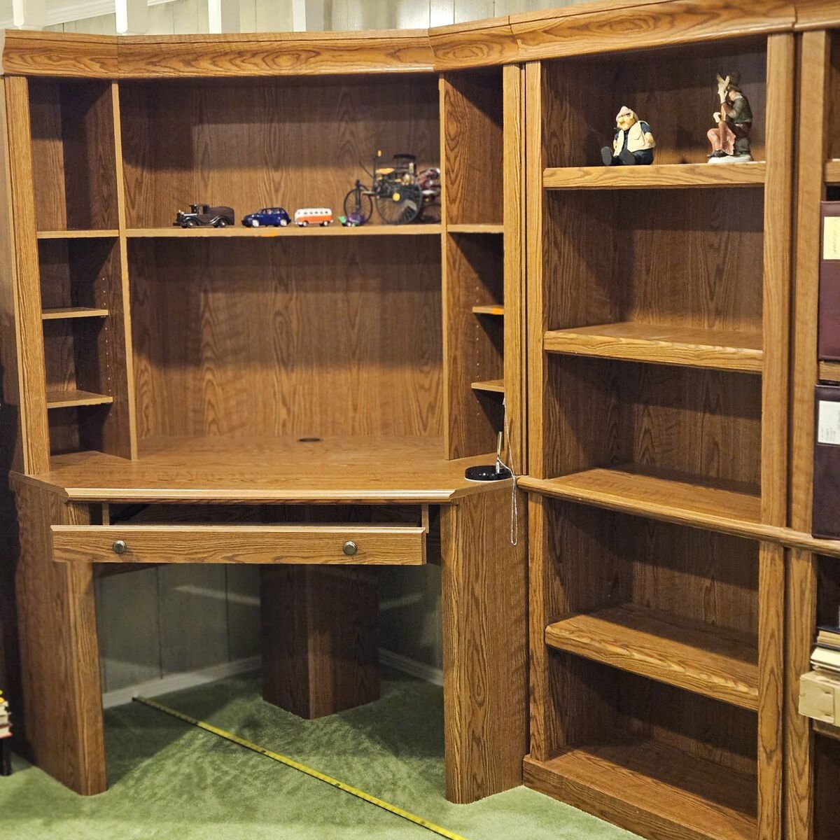 Corner desk with bookcase