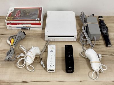 Nintendo Wii 4-Game Bundle