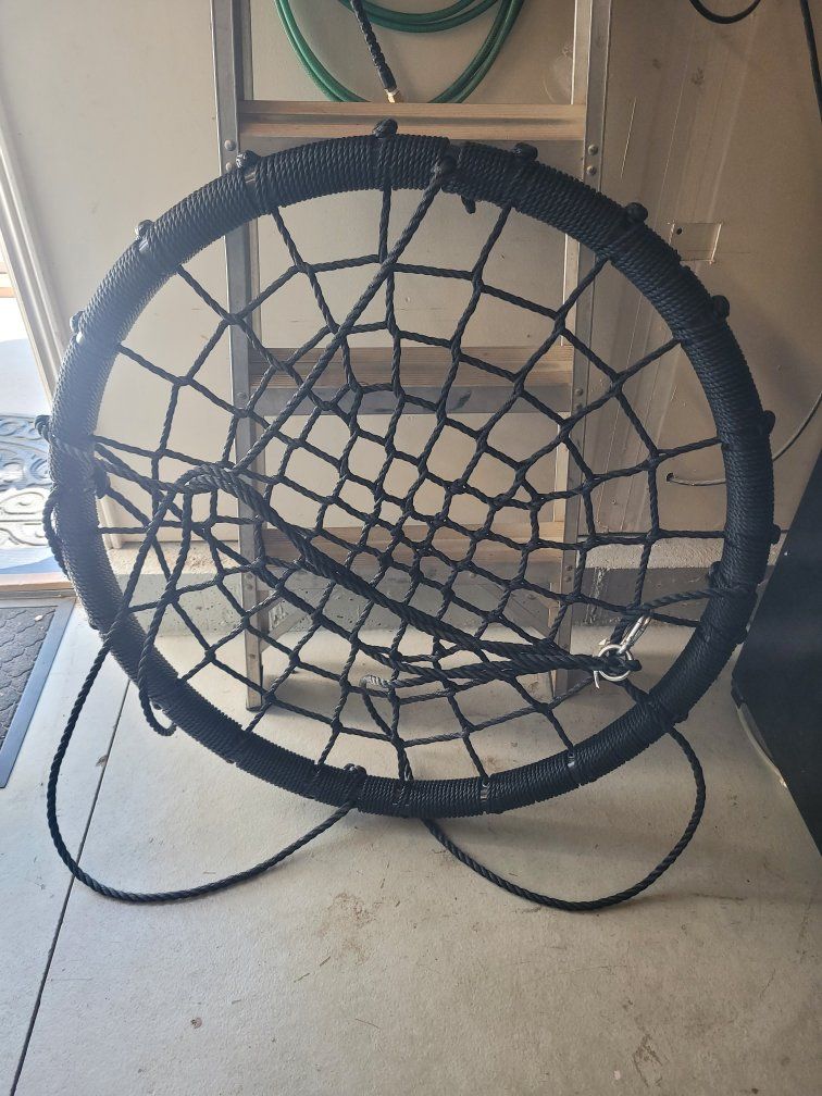 Round swing