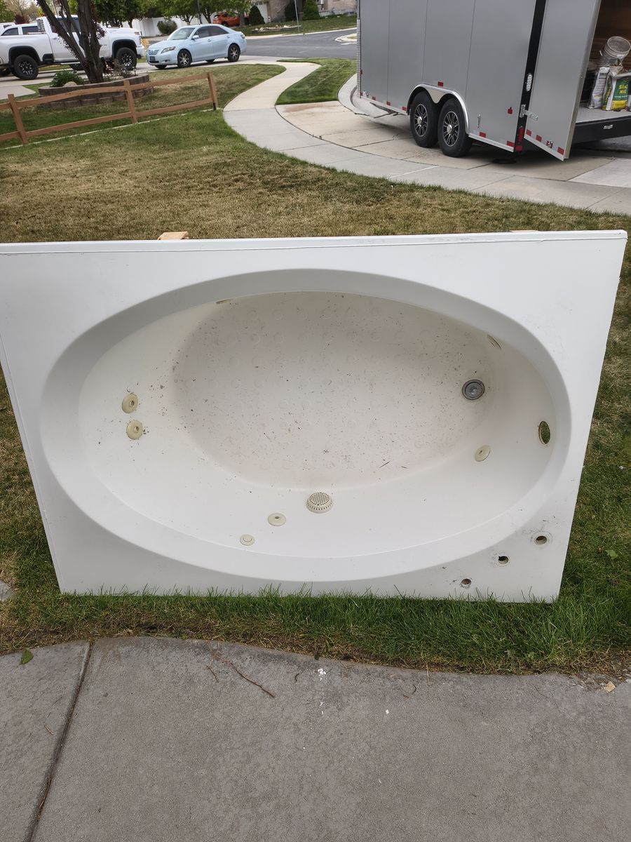 Jetted tub