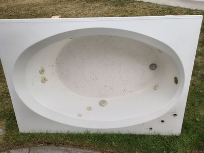Jetted tub