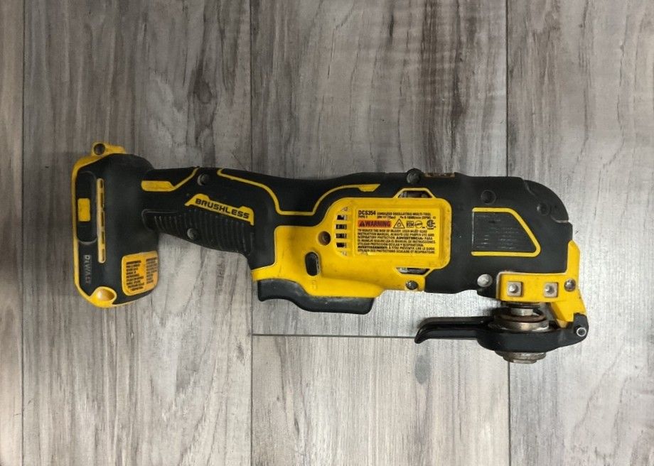 Dewalt DCS354 Multi-tool