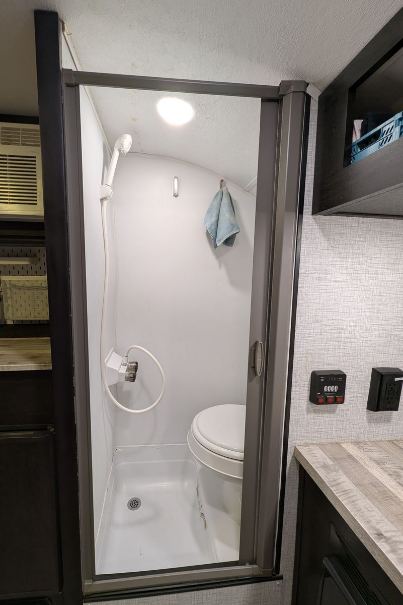 Main image 6