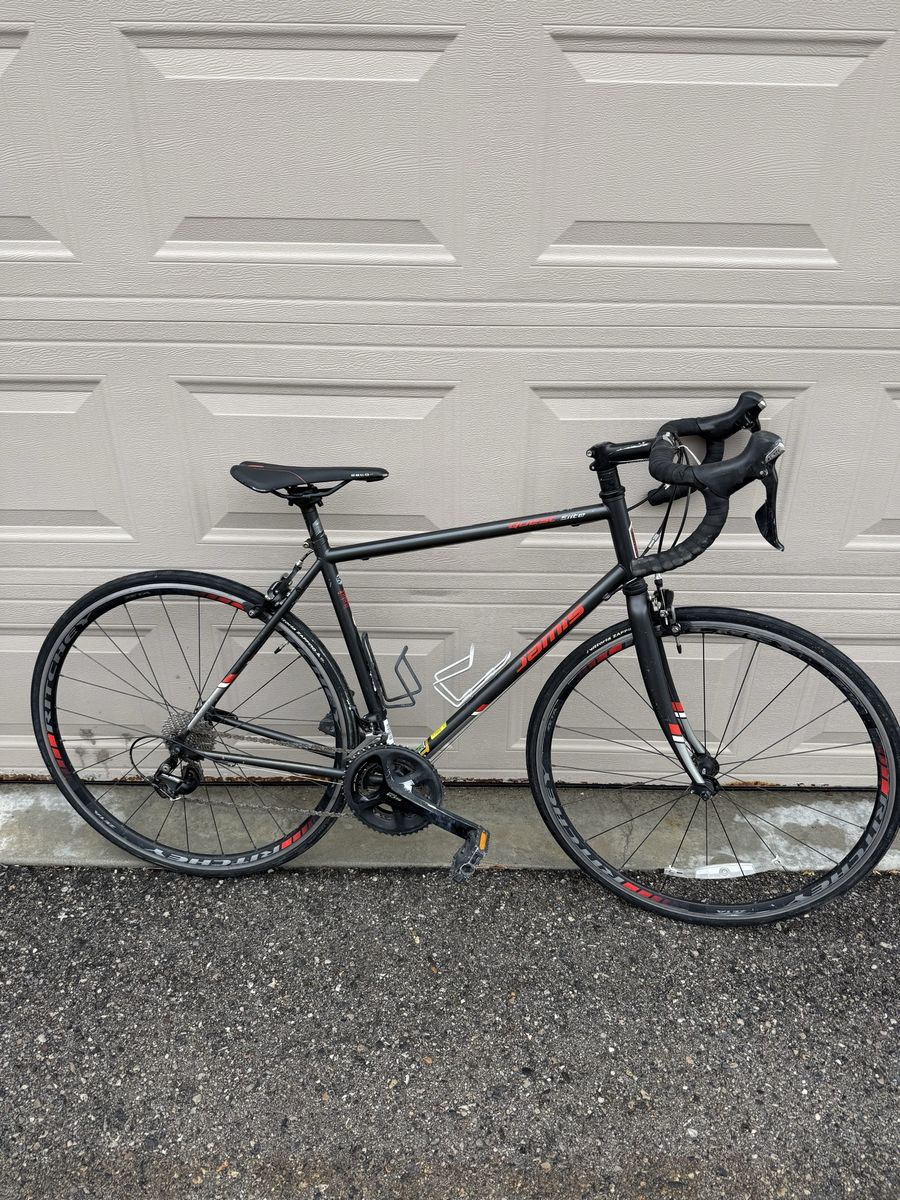Jamis Road Bike Size 54 Shimano 105 Components 