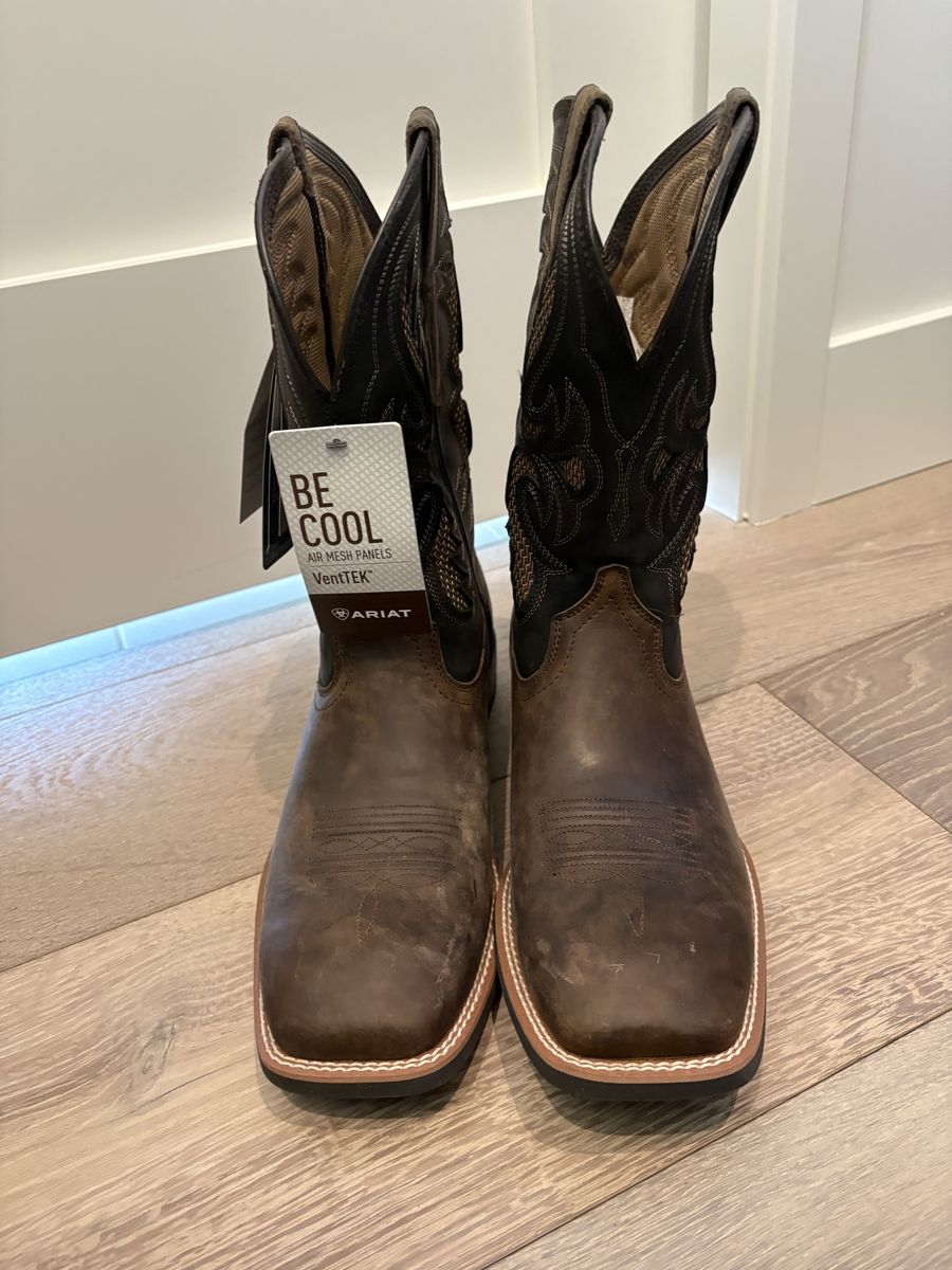 Brand new Men’s ARIAT cowboy boots size 11